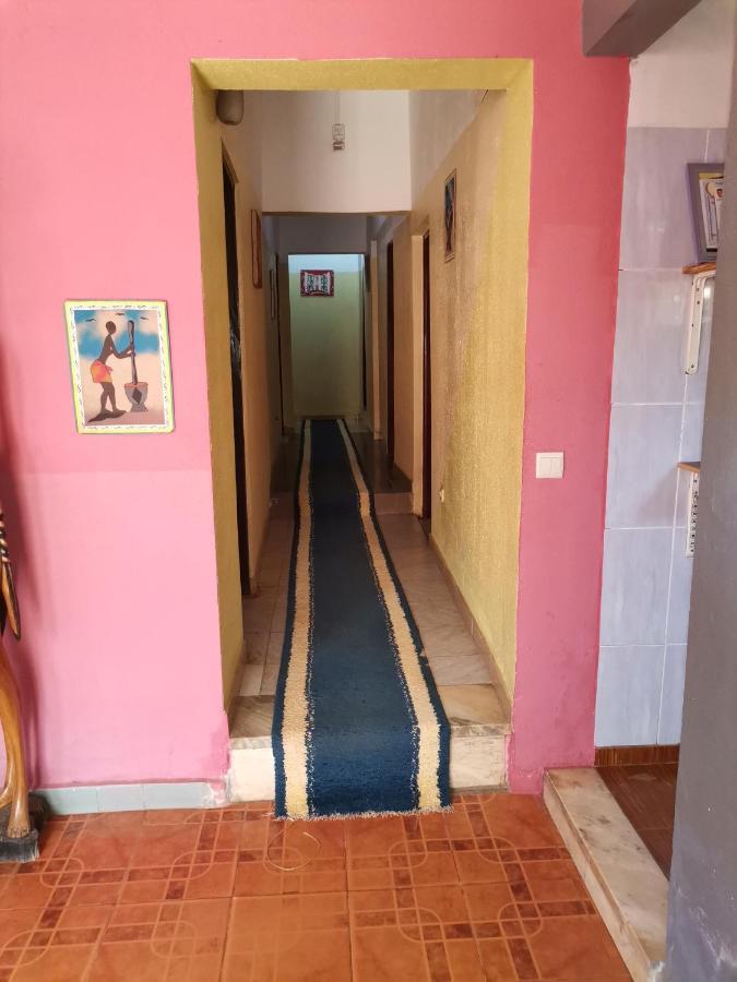 Hotel Badinca Alojamento Low Cost In Bissau Avenida Francisco Mendes エクステリア 写真