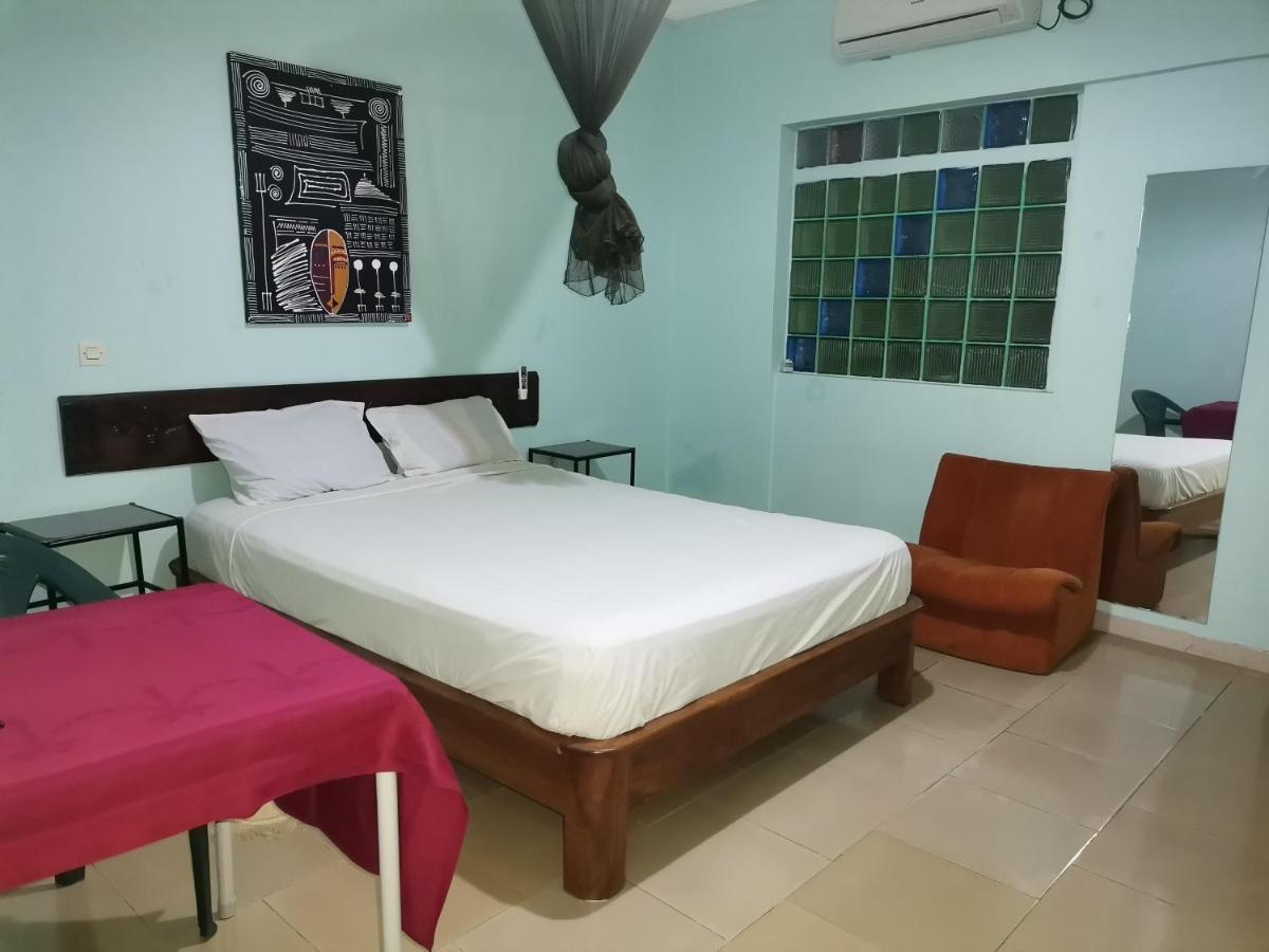 Hotel Badinca Alojamento Low Cost In Bissau Avenida Francisco Mendes エクステリア 写真