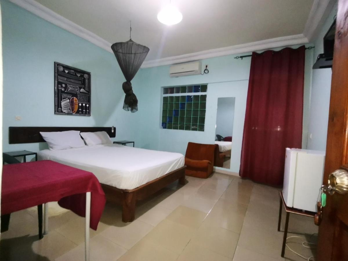 Hotel Badinca Alojamento Low Cost In Bissau Avenida Francisco Mendes エクステリア 写真