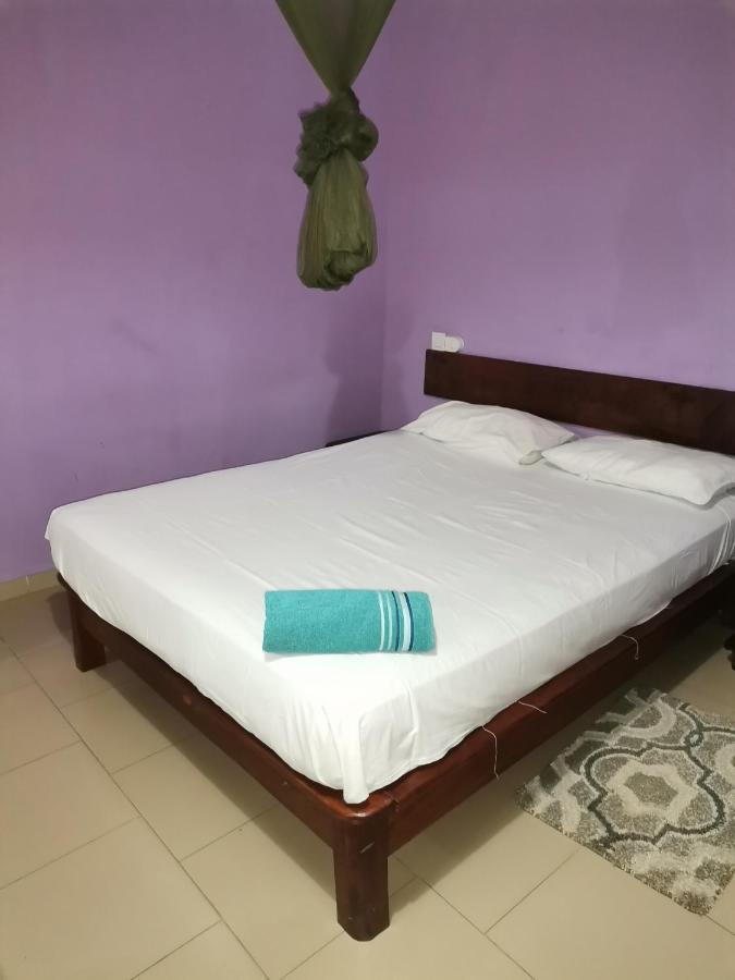Hotel Badinca Alojamento Low Cost In Bissau Avenida Francisco Mendes エクステリア 写真