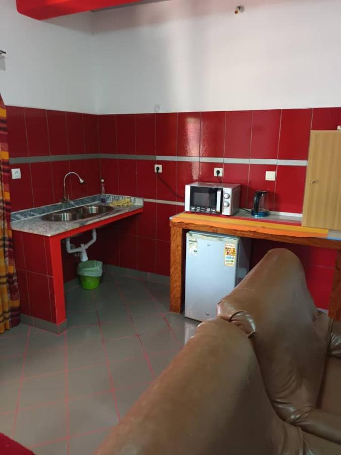 Hotel Badinca Alojamento Low Cost In Bissau Avenida Francisco Mendes エクステリア 写真