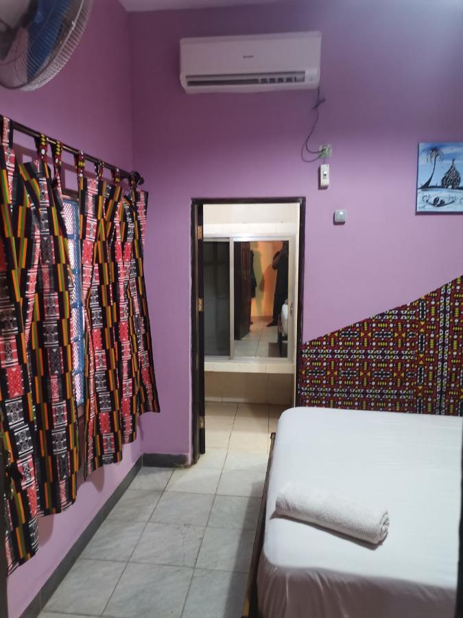 Hotel Badinca Alojamento Low Cost In Bissau Avenida Francisco Mendes エクステリア 写真