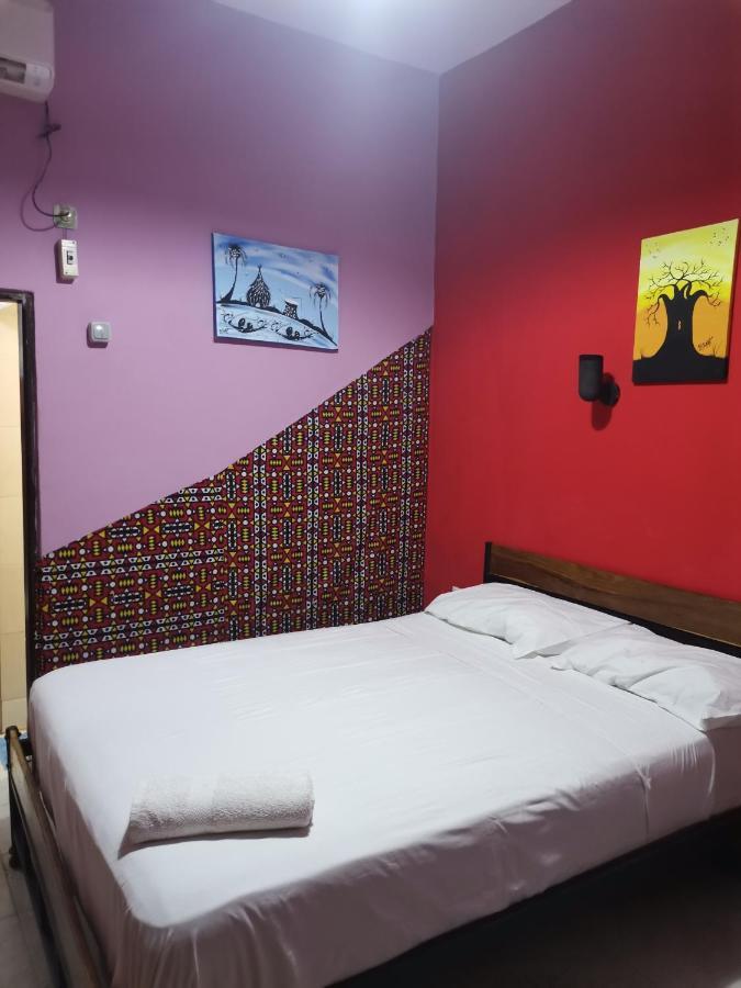 Hotel Badinca Alojamento Low Cost In Bissau Avenida Francisco Mendes エクステリア 写真