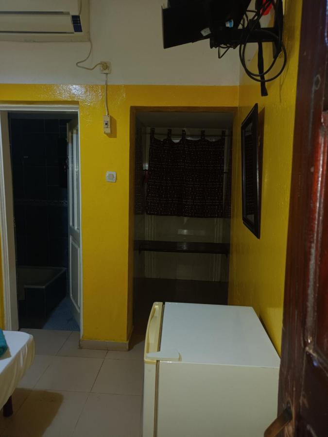 Hotel Badinca Alojamento Low Cost In Bissau Avenida Francisco Mendes エクステリア 写真