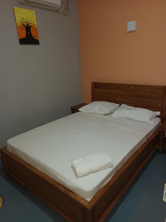 Hotel Badinca Alojamento Low Cost In Bissau Avenida Francisco Mendes エクステリア 写真