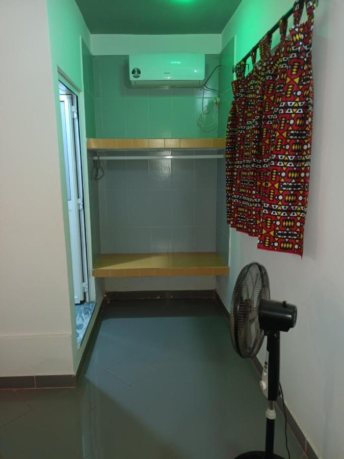 Hotel Badinca Alojamento Low Cost In Bissau Avenida Francisco Mendes エクステリア 写真