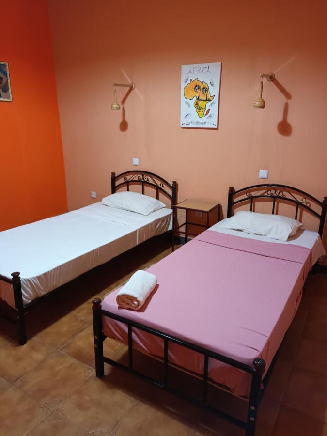 Hotel Badinca Alojamento Low Cost In Bissau Avenida Francisco Mendes エクステリア 写真